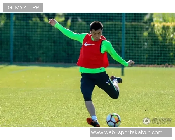 胡睿宝谈陈涛上任后训练强度提升热天气考验球队的拼搏精神与毅力